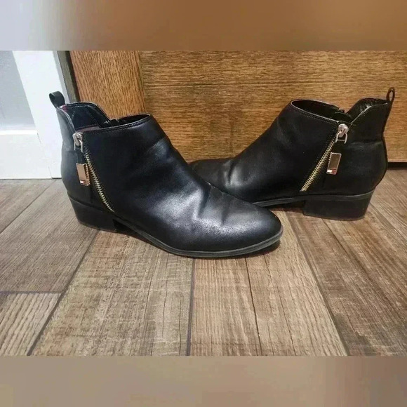 Tommy Hilfiger Ankle Boot Women's 10 M  Wright2 Black Leather - Picture 1 of 7